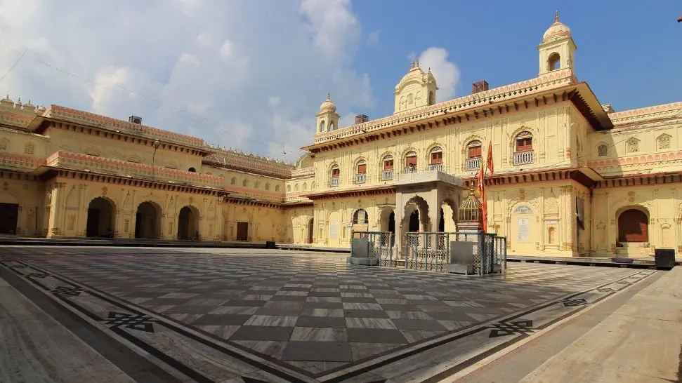 Kanak Bhawan is one of the best place near Ayodhya Ram Mandir