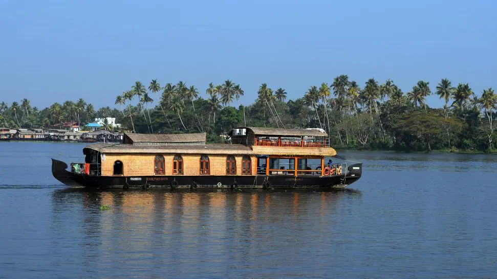 Alleppey is one of the best honeymoon places in India in December