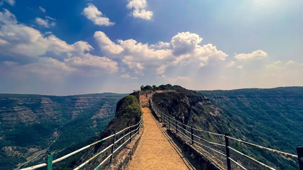 Mahabaleshwar is one of the best honeymoon places in India in December