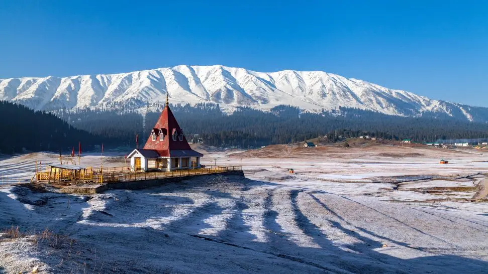 Gulmarg is one of the best places Kashmir for Honeymoon