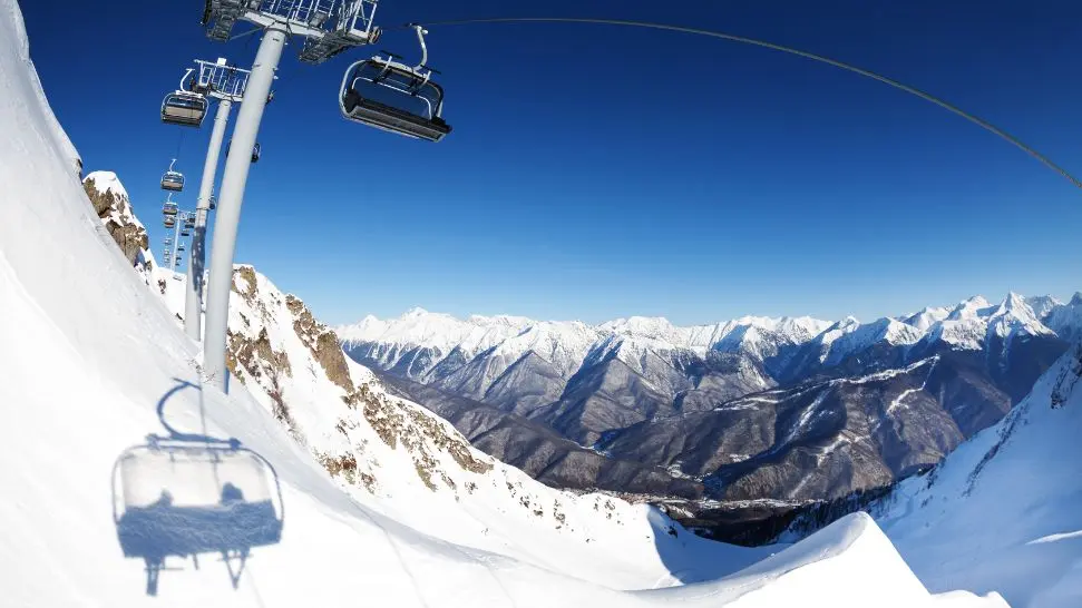 Ropeway Ride is one of the best things to do in Manali