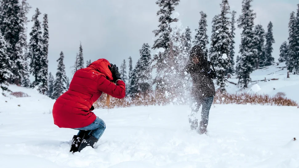 Photography and Snow Play is One of The Best Things To Do In Auli in December