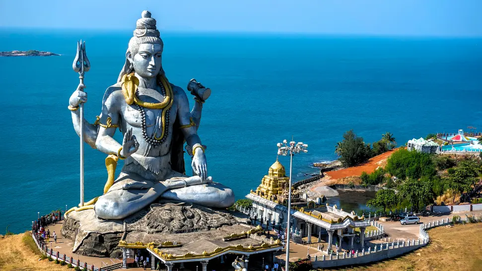 Murudeshwar Beach is one of the most popular beaches in India