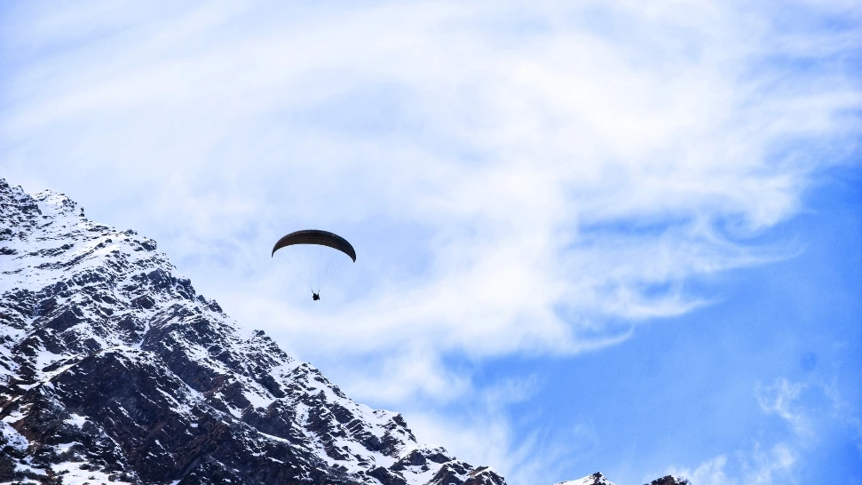 Manali is One of The Best Places For Paragliding In India