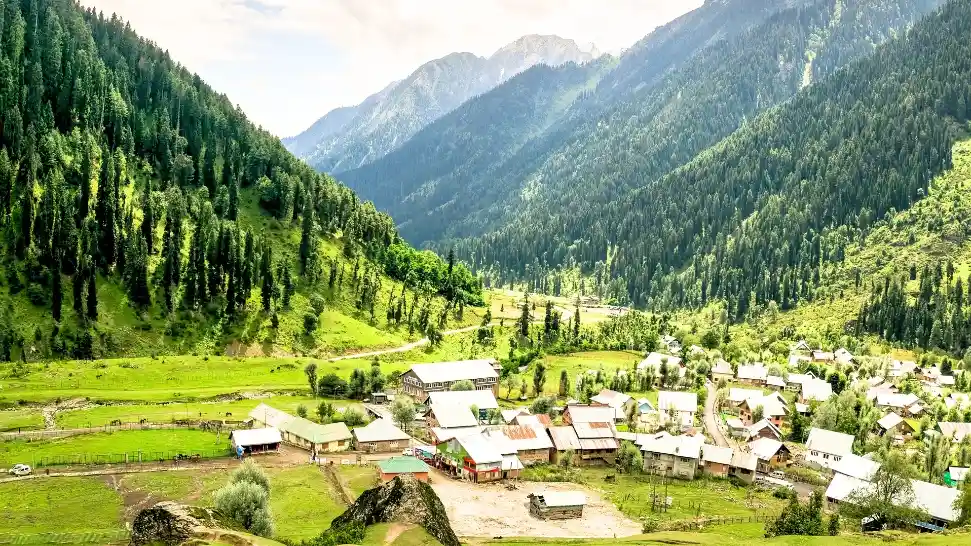 Aru Valley is one of the best places to visit in Kashmir