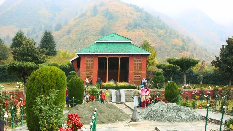 Chashmashahi is one of the best places to visit in Kashmir