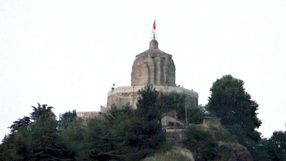 Shankaracharya Temple is one of the best places to visit in Kashmir