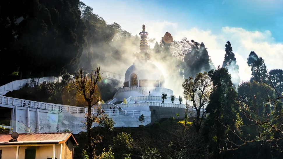 Darjeeling is One of The Best Honeymoon Destinations in India in February