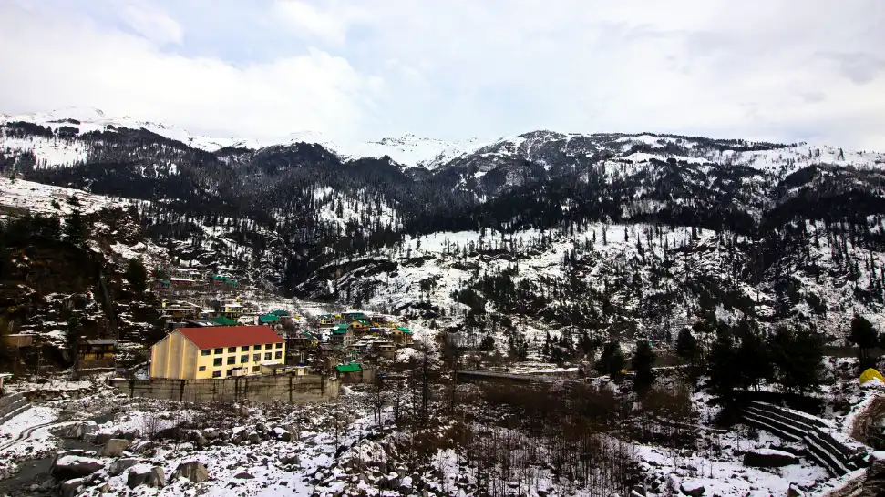 Vashisht Hot Water Springs & Temple is One of The Best Things To Do in Manali in Honeymoon