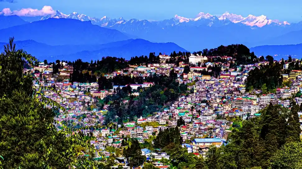 Darjeeling is One of The Best Honeymoon Places in India in Winter