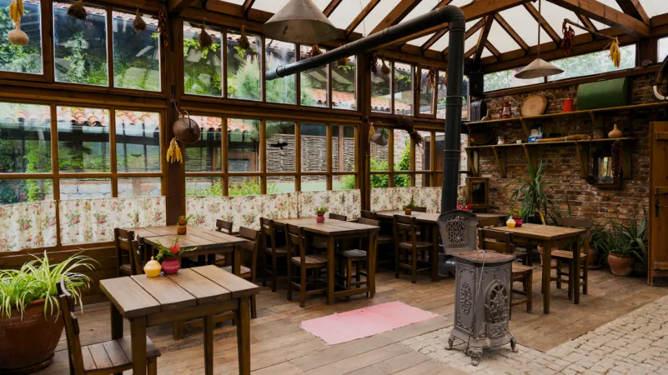 Cafe is One of The Best Cheap Things to Do in Manali