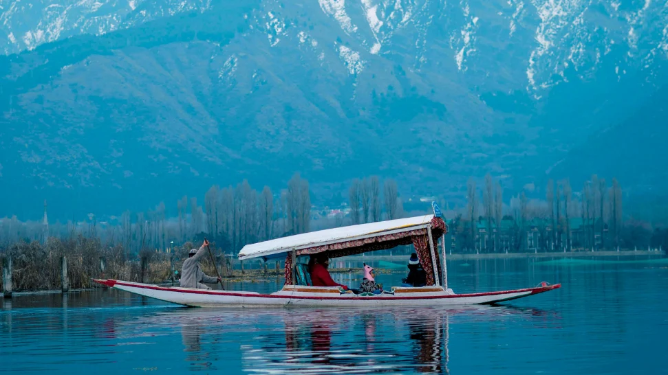Dal Lake is One of the Best Places to Visit in Kashmir in December