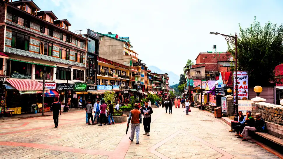 Mall Road is One of The Best Places to Visit April in Manali