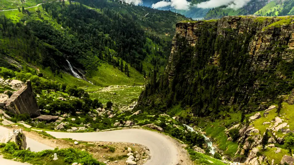 Rohtang Pass is One of The Best Places to Visit in June
