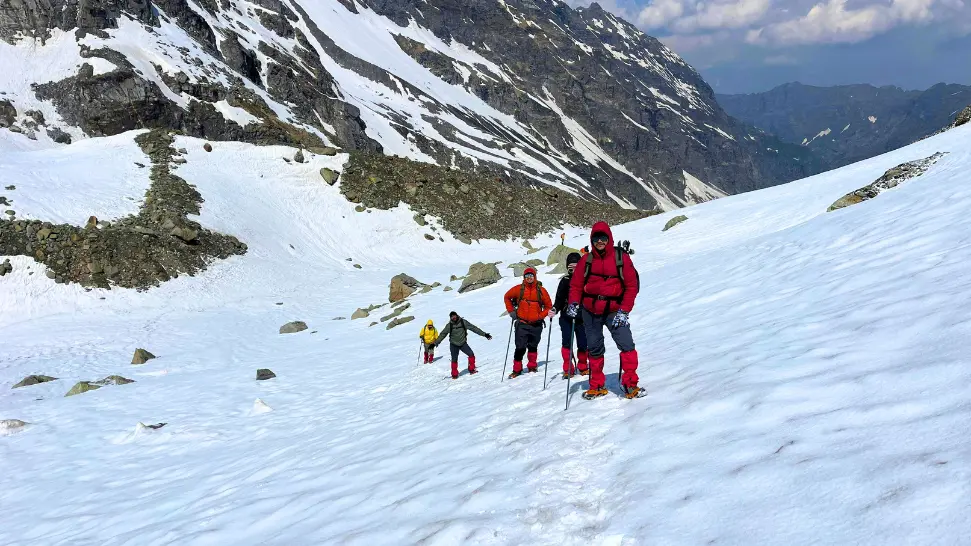 Family Tour package is One Of The Best Tour Package in Manali in November