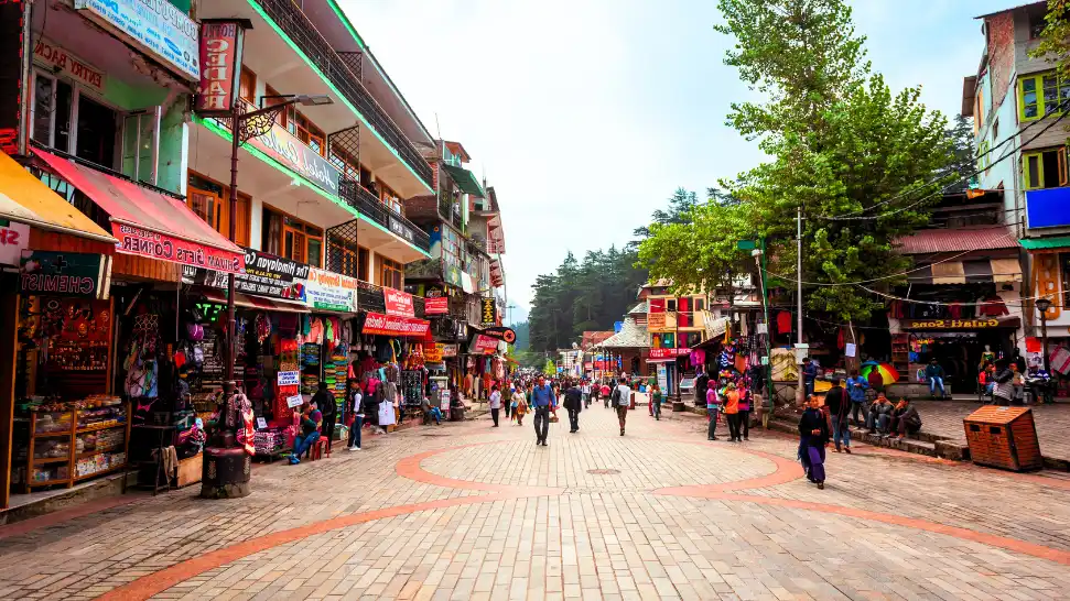 Mall Road is One Of The Best Places to Visit in Manali in November