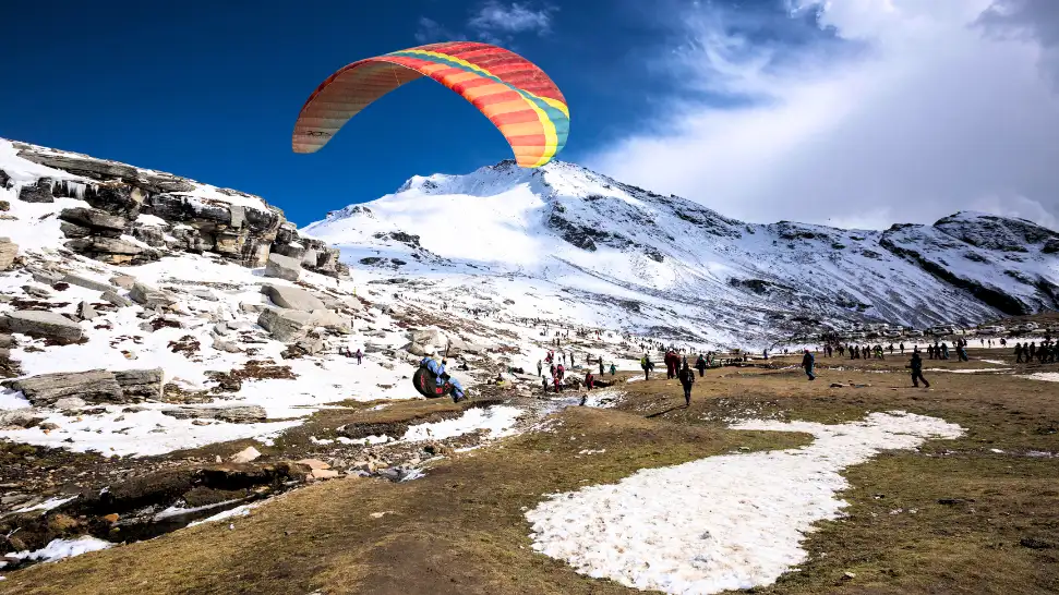 Rohtang Pass Is One of the Best Paragliding Spot in Manali
