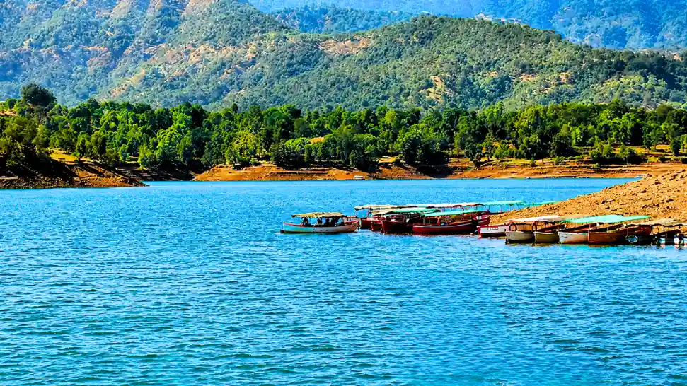 Shivsagar Lake and water sports activities at Tapola Mahabaleshwar