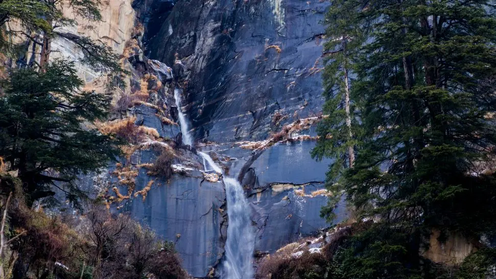 Jogini Falls is one of the best place to visit in Manali in December