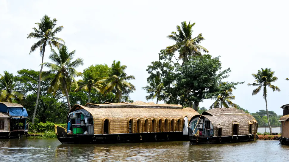 Alleppey Is one of the best places to visit in may in south india