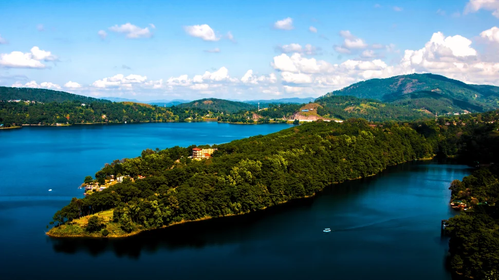 Umiam Lake is One of The Best Places to Visit in Meghalaya