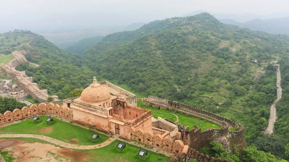 Kumbhalgarh Fort is one of the best places to visit in Rajasthan