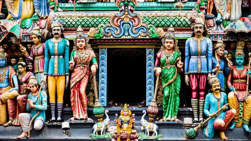 Sri Mariamman Temple is One of The Best Places to Visit in Singapore