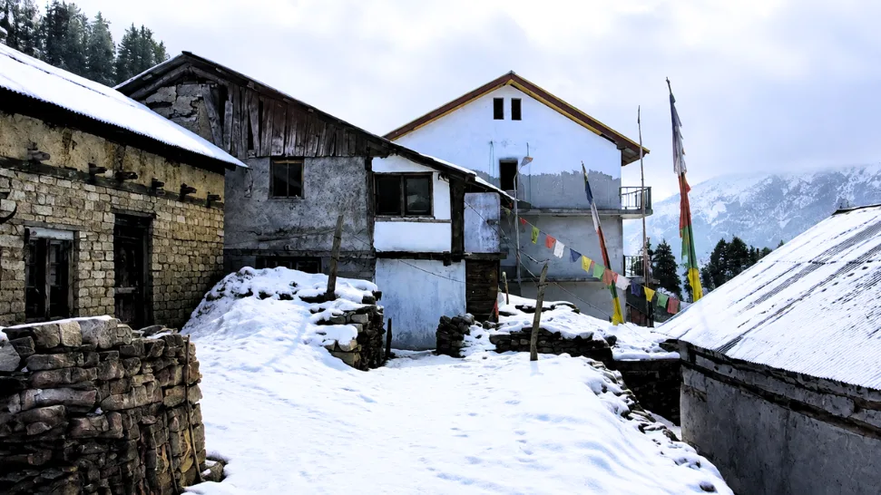 Sethan snow covered village near Manali with igloo stay