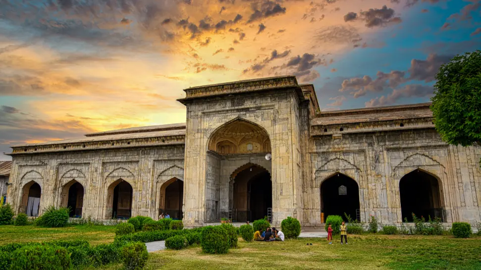 Pathar Mosque is one of the best places to visit in srinagar