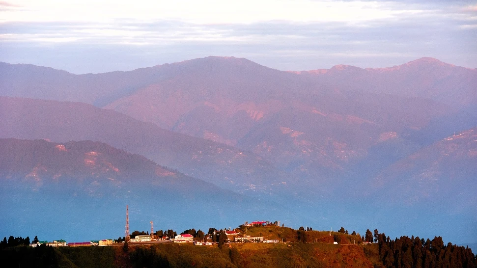 Tiger Hill is one of the best things to Do in Darjeeling