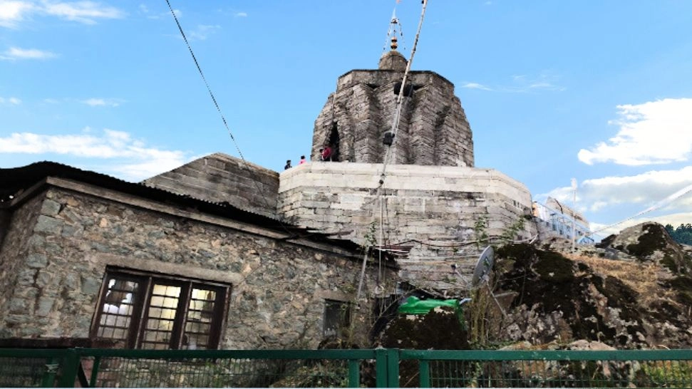 Explore Shankaracharya Temple is One of The Best Things to do in Kashmir