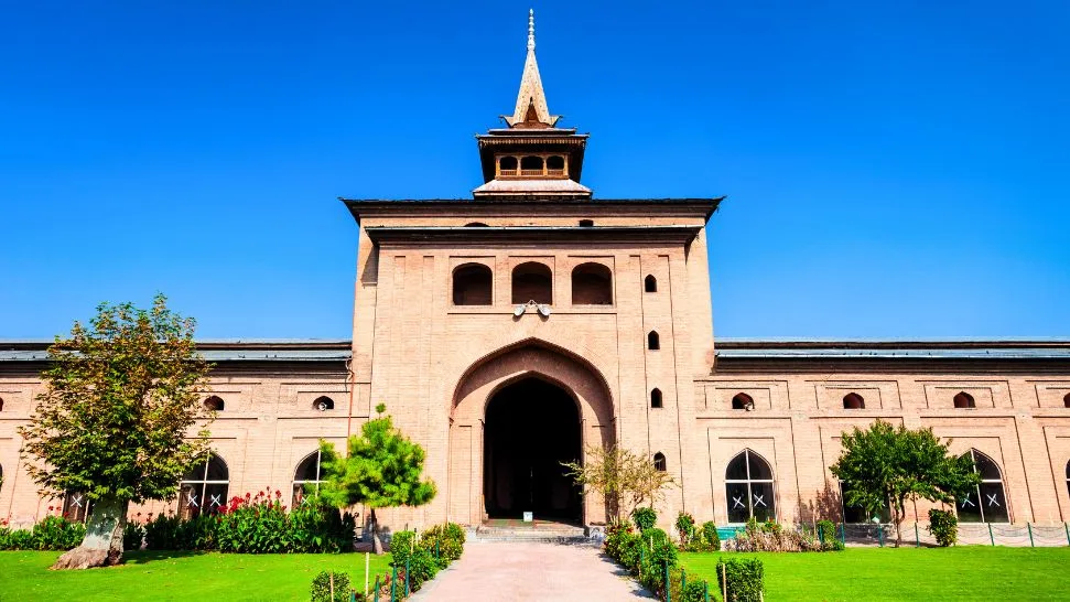 Old Srinagar Heritage Walk is One of The Best Things to do in Kashmir