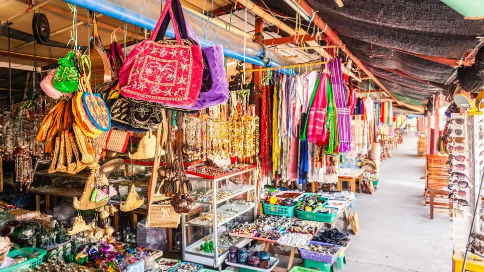 Lakkar Baazar is one of the best things to do in Shimla