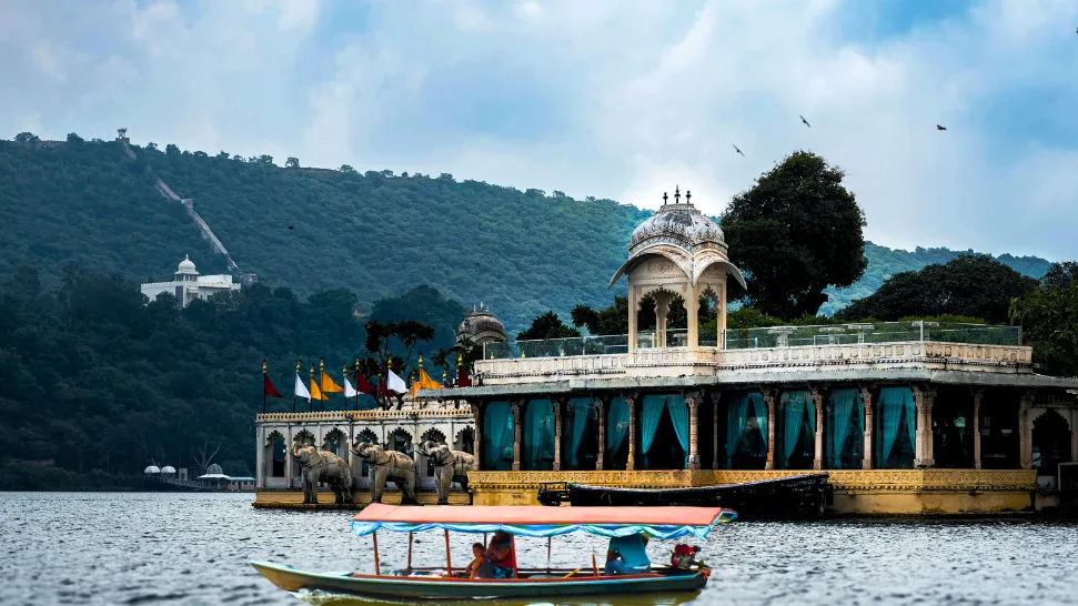 Boat Ride To Jag Mandir is one of the best best Things To Do in Udaipur