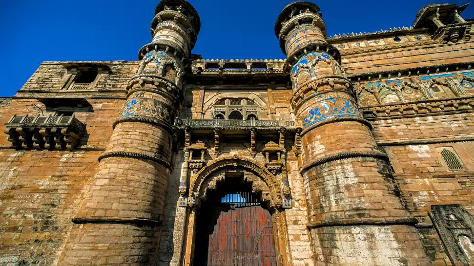 Shopping At Hathi Pol Bazaar is one of the best best Things To Do in Udaipur