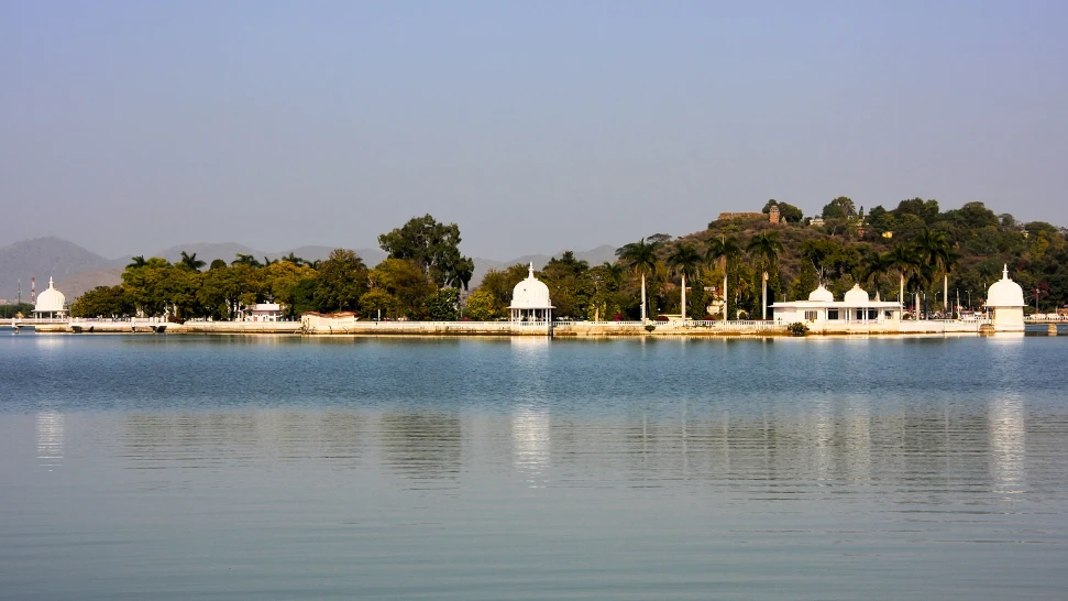 Sunrise At Fateh Sagar Lake is one of the best best Things To Do in Udaipur