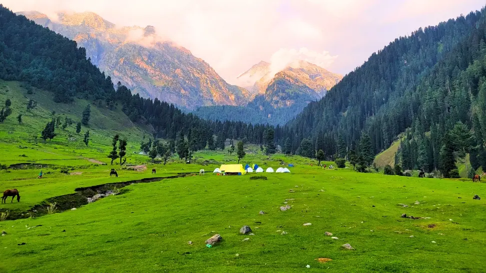 Tarsar Marsar Trek is One of The Best Trekking Places In India